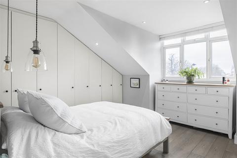 2 bedroom flat for sale, Roehampton Lane, Putney, SW15