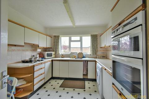 2 bedroom ground floor flat for sale, Normandale, Bexhill-on-Sea, TN39