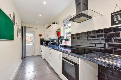 4 bedroom detached house for sale, Alexandra Road, Kings Langley, WD4