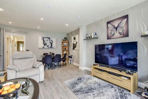4 bedroom detached house for sale, Alexandra Road, Kings Langley, WD4