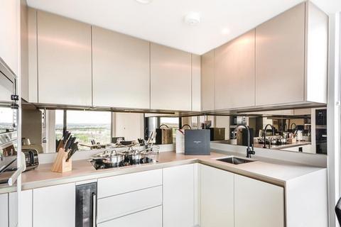 3 bedroom apartment to rent, Bromyard Avenue, London W3