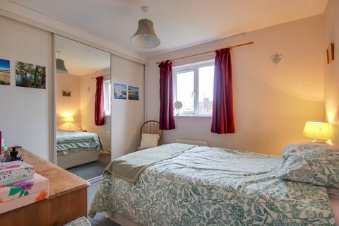 undefined, SHOLING! CUL-DE-SAC LOCATION! PARKING! A MUST SEE!