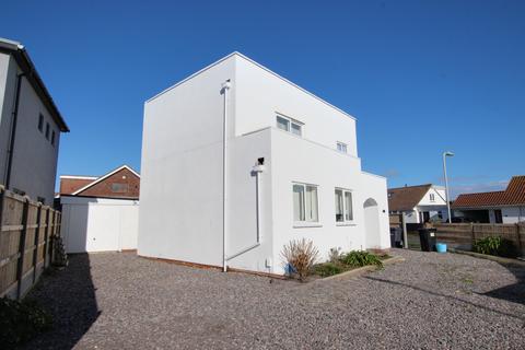 4 bedroom detached house to rent, BOSMERE ROAD - HAYLING ISLAND - UNFURNISHED