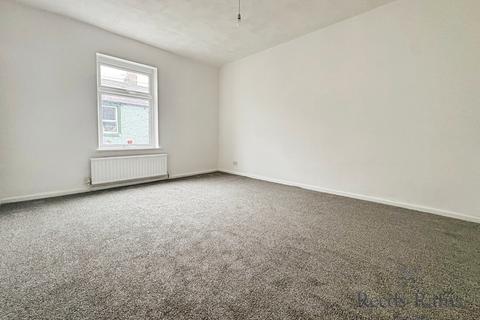 2 bedroom terraced house to rent, Eastham Street, Lancashire BB10