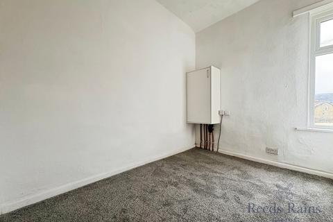2 bedroom terraced house to rent, Eastham Street, Lancashire BB10