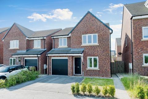 4 bedroom detached house for sale, Epsom Close, West Yorkshire WF10