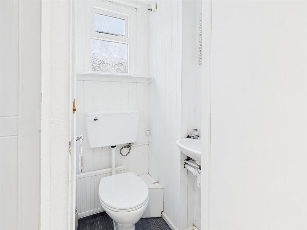 Cloakroom/WC