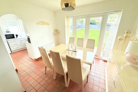 5 bedroom semi-detached bungalow for sale, Rushdene Avenue, Barnet EN4