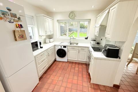 5 bedroom semi-detached bungalow for sale, Rushdene Avenue, Barnet EN4