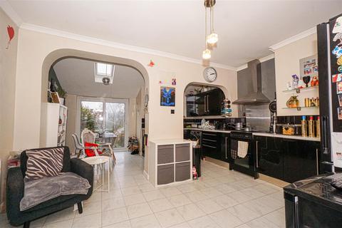 3 bedroom semi-detached house for sale, Parker Road, Hastings
