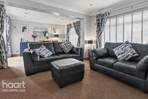 5 bedroom detached house for sale, Scotby Avenue, Walderslade