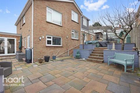 5 bedroom detached house for sale, Scotby Avenue, Walderslade