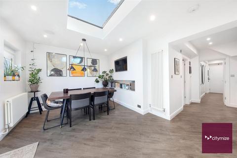 undefined, Gale Street, Dagenham