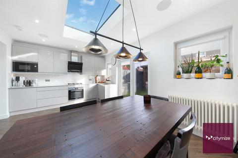 undefined, Gale Street, Dagenham