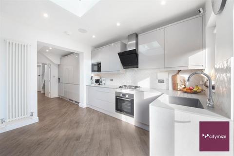 undefined, Gale Street, Dagenham