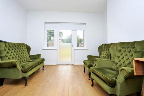 undefined, Great West Road, Isleworth, TW7