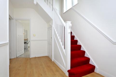 undefined, Great West Road, Isleworth, TW7