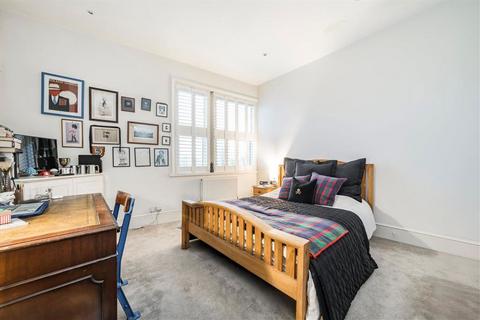 3 bedroom flat for sale, Fulham Palace Road, London SW6