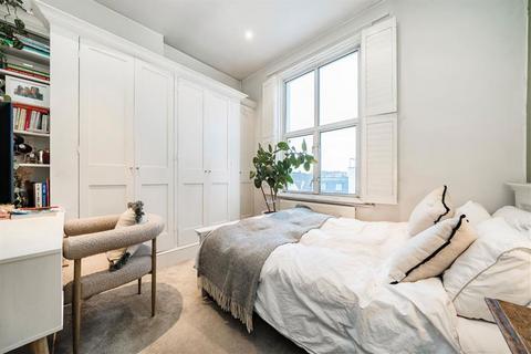 3 bedroom flat for sale, Fulham Palace Road, London SW6