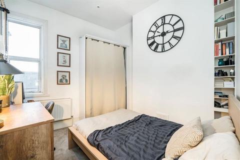 3 bedroom flat for sale, Fulham Palace Road, London SW6