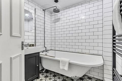 1 bedroom flat to rent, Shepherds Bush Road, London W6