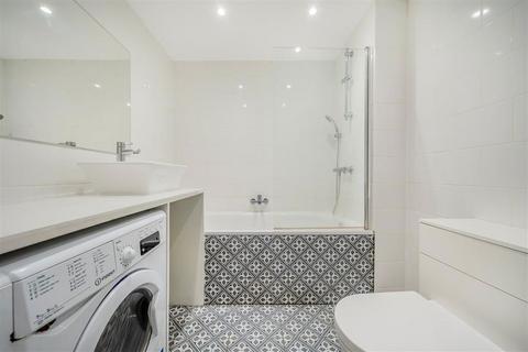 1 bedroom flat to rent, Southwell Gardens, London SW7