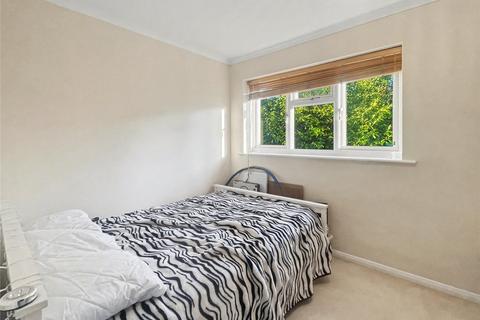undefined, Eastmead, Surrey GU21