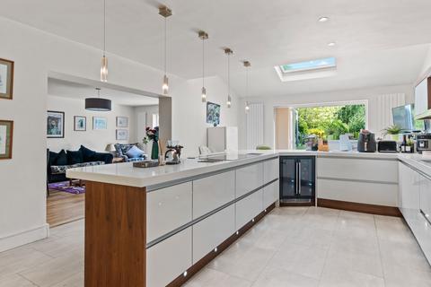 5 bedroom detached house for sale, Streetsbrook Road, Solihull B91