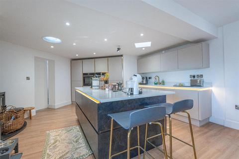 4 bedroom detached house for sale, Winchester Road, Upham, Southampton