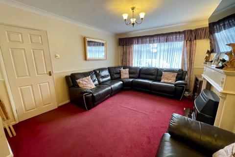 4 bedroom semi-detached house for sale, Hemingford Drive, Luton, Bedfordshire, LU2 7BA