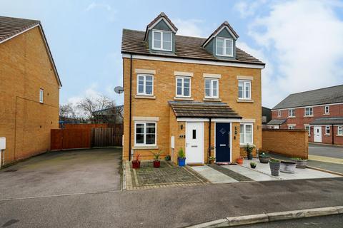 3 bedroom semi-detached house for sale, Lactans Edge, Leighton Buzzard