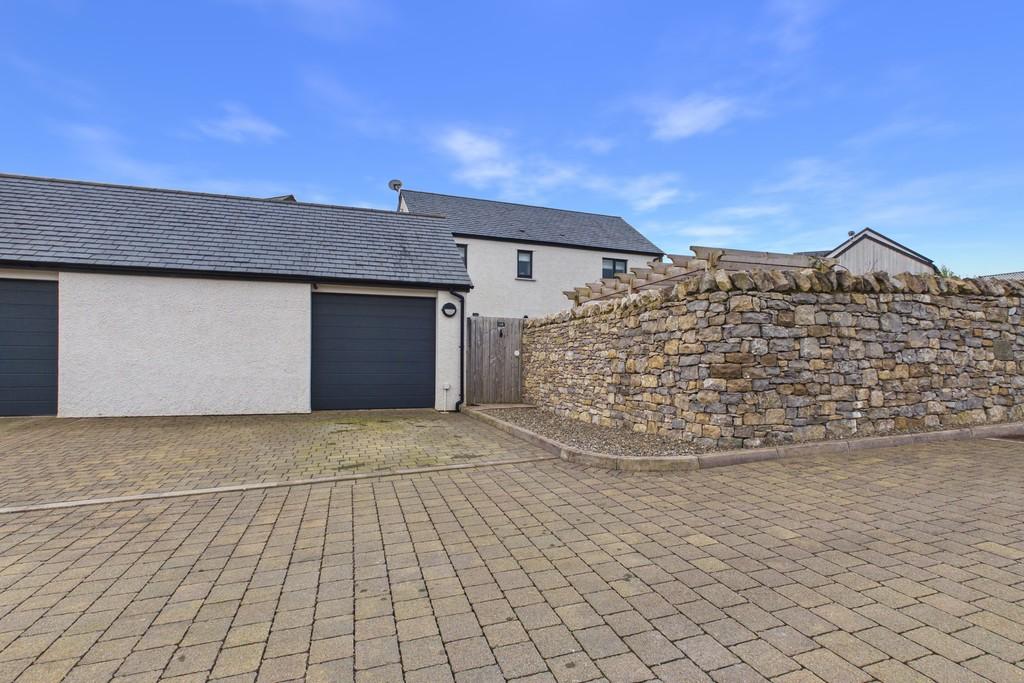 Garage &amp; Parking