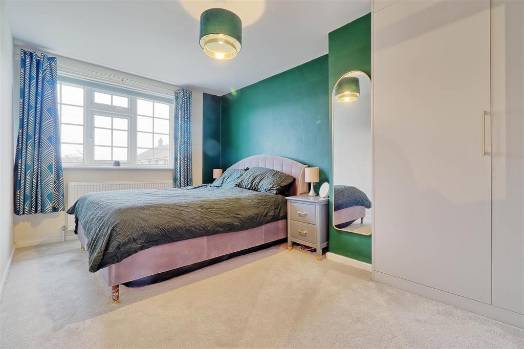 Bedroom 1.jpg