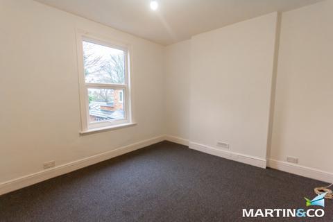 3 bedroom flat to rent, Court Oak Road, Harborne, B17