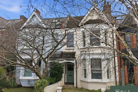 2 bedroom apartment to rent, Bramston Road, London NW10
