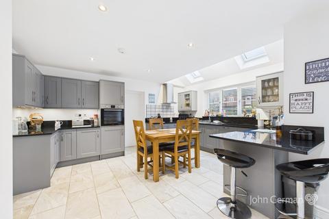 4 bedroom detached house for sale, Broom Leys Road, Coalville