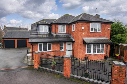 4 bedroom detached house for sale, Broom Leys Road, Coalville
