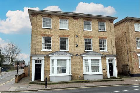 2 bedroom flat to rent, Lake Street, Leighton Buzzard