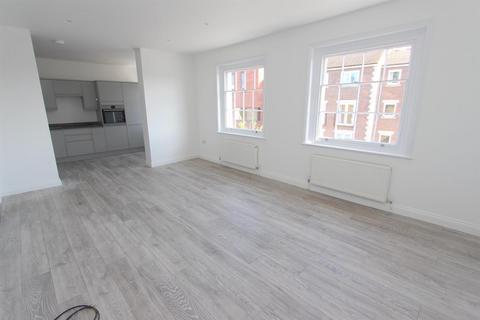 2 bedroom flat to rent, Lake Street, Leighton Buzzard