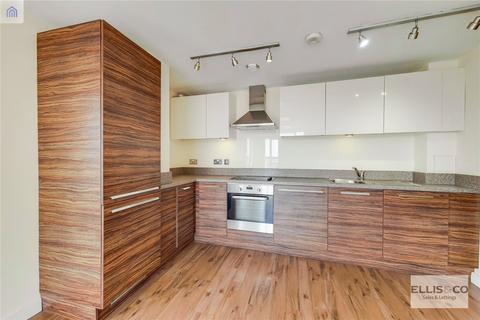 2 bedroom apartment to rent, The Green, Southall, UB2