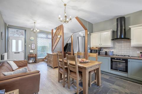 3 bedroom end of terrace house for sale, Church View, Menston LS29