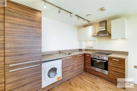 2 bedroom apartment to rent, The Green, Southall, UB2