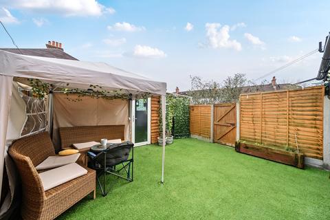 2 bedroom apartment for sale, Wide Way, Mitcham CR4