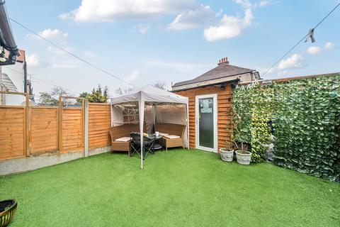 2 bedroom apartment for sale, Wide Way, Mitcham CR4
