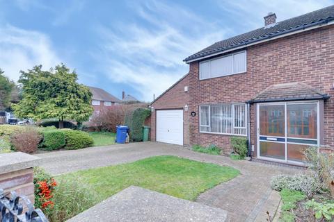 2 bedroom end of terrace house for sale, Broxburn Drive, South Ockendon RM15