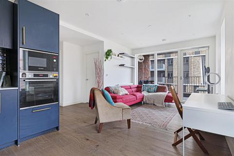 2 bedroom apartment to rent, Mary Neuner Road, Hornsey N8