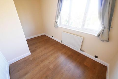 2 bedroom terraced house to rent, Hambledon Close, Hillingdon UB8