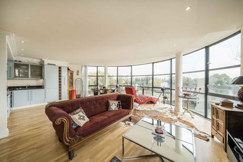 undefined, Point Wharf Lane, Brentford TW8