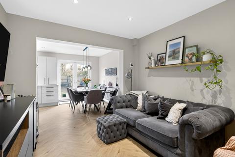 3 bedroom terraced house for sale, Princes Avenue, Watford, WD18