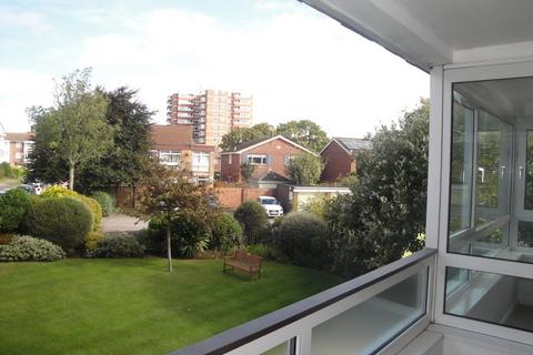 2 bedroom apartment to rent, Lingfield Court, Blount Road